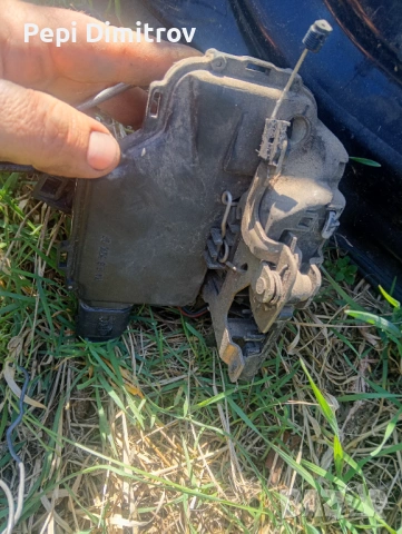 Предна лява брава Volkswagen New Beetle Coupe (01.1998 - 09.2010),, снимка 2 - Части - 53832578