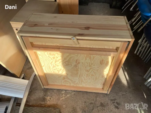 Шкаф със сгъваема маса