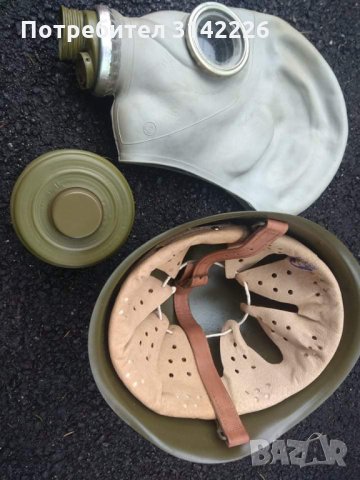 Военна каска и противогаз , снимка 2 - Антикварни и старинни предмети - 34444157