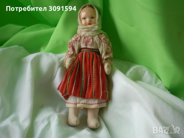 Стара кукра глава порцелан тяло плат ръчно бродирано облекло , снимка 6 - Колекции - 51732134