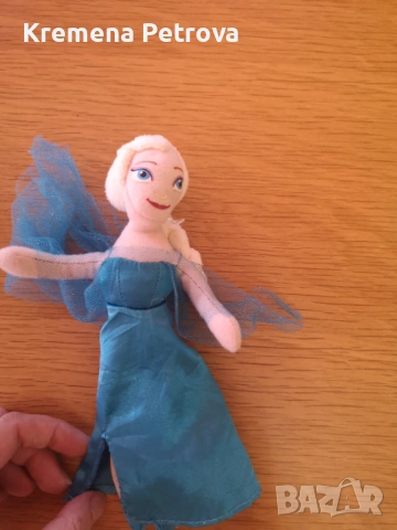 Доставка до СПИДИ АВТОМАТ 2,14€-Елза и Ана/Frozen,Замръзналото-кукла,кутия,светеща пръчка,нова чанта, снимка 2 - Кукли - 53509734