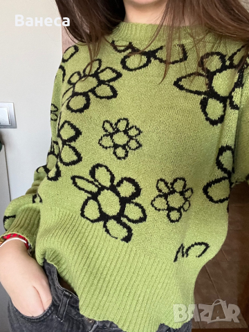 Пуловер на цветя, снимка 1 - Блузи с дълъг ръкав и пуловери - 44727609