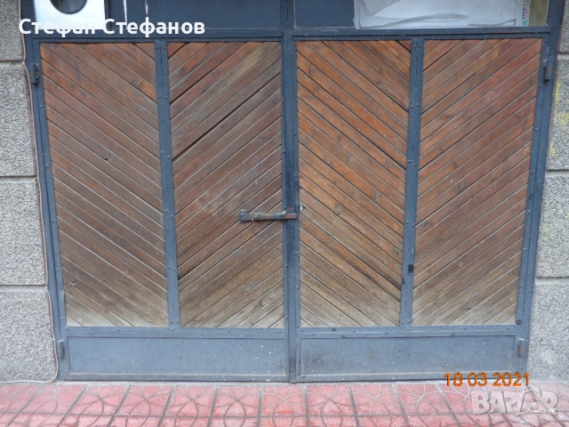 Гаражна врата