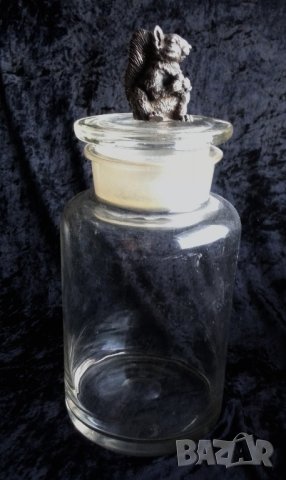 Стар стъклен голям 2л буркан със калаена фигурална дръжка катерица-за лешници, снимка 3 - Други ценни предмети - 41908044