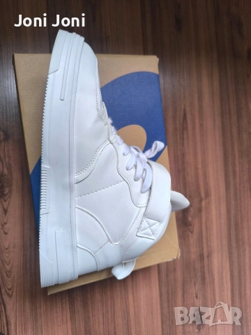 Бели високи маратонки Bershka №42 – много запазени, снимка 6 - Маратонки - 53616260