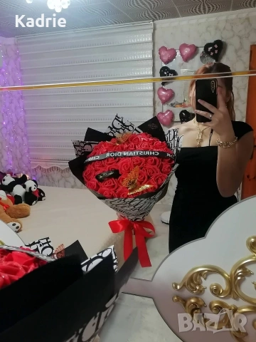 вечен букет от 50 рози , снимка 3 - Подаръци за жени - 53690716