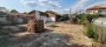 Подържан имот с излаз на две улици,2 имота в 1 със жилищни пристройки и складови помещения, снимка 12