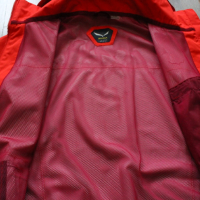 SALEWA - водоустойчиво дамско туристическо яке, размер L, снимка 5 - Спортни екипи - 44715905