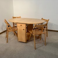 Разтегателна маса със 4 сгъваеми стола, сет , снимка 3 - Маси - 44274314