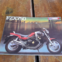 Стара картичка Yamaha FZX 750, снимка 2 - Колекции - 36298479