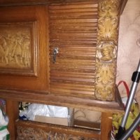 Красив античен шкаф с богата дърворезба, снимка 3 - Шкафове - 41037675