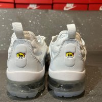 Nike Vapormax Plus, снимка 10 - Маратонки - 44342266