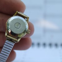 Швейцарски дамски часовник ''Roamer'' /Anfibio/ позлатен, снимка 9 - Дамски - 41435531