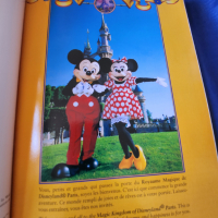 Диснейленд Париж / Disneyland Paris, голям албум с информация на англ./френски език, снимка 2 - Енциклопедии, справочници - 44791588