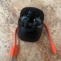 Аудио слушалки In-ear JBL TUNE 220TWS, снимка 5 - Слушалки и портативни колонки - 40378697