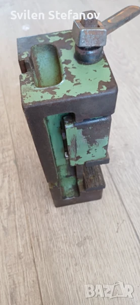 Машинно менгеме за настолна бормашина ,фреза, снимка 1