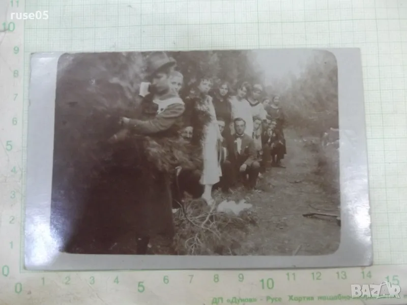 Снимка стара с приятели в редица, снимка 1