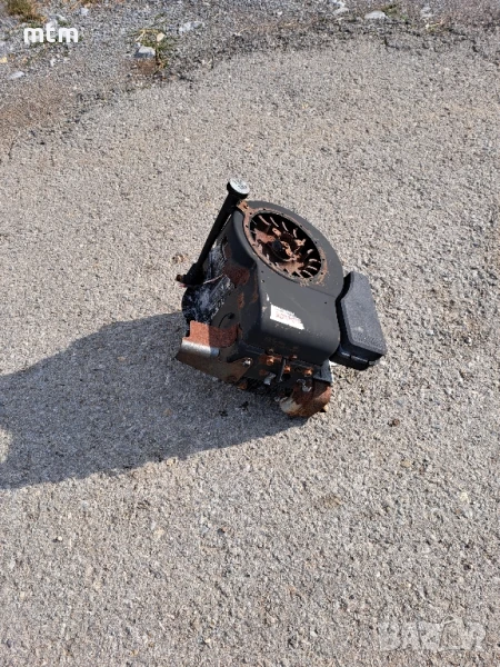 двигател за тракторна косачка , снимка 1