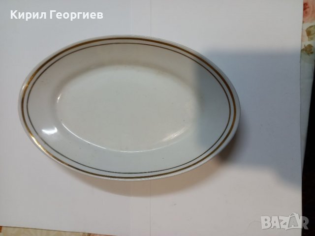 Порцеланови елипсовидни  чинии със златен кант , снимка 1