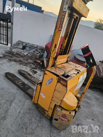 Стакер повдигач, снимка 2 - Индустриална техника - 47858688