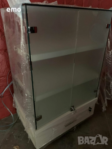 ЛУКСОЗНА ВИТРИНА italy 2 броя на цена 300 лева цена, снимка 8 - Секции и витрини - 52334669