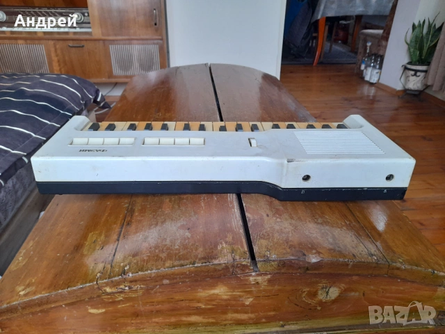 Стар синтезатор,електрическо пиано Фаеми, снимка 4 - Антикварни и старинни предмети - 53010390