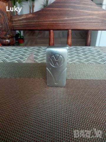 Продавам фирмена запалка на голям,автомобилен,концерн., снимка 1