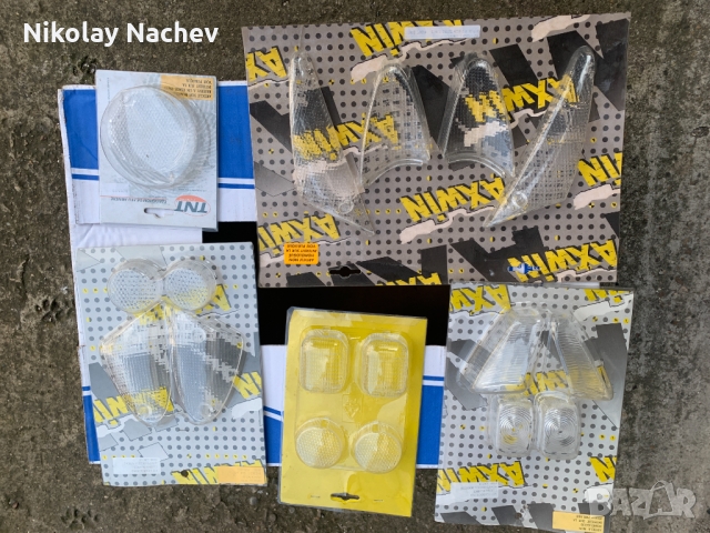 Стъкла за мигачи на скутери.