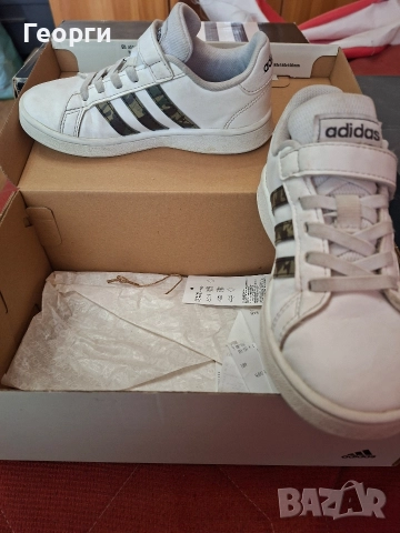 Детски маратонки Adidas номер 29, снимка 2 - Детски маратонки - 52549077