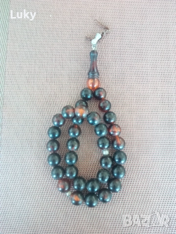 Прекрасна с изработката си,колекционерска оферта-Броеница.