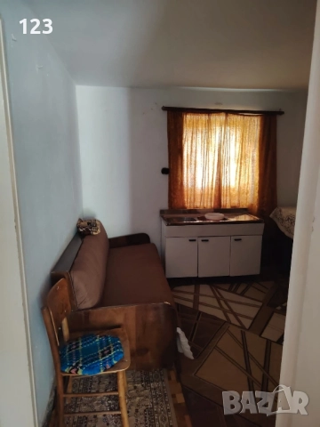 Продавам Къща на два етажа двор , снимка 10 - Къщи - 52493186