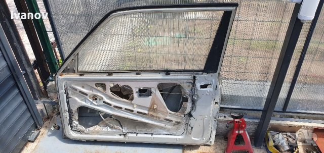 Дясна врата бмв е30 купе лайсна дръжка брава ключалка стъклоповдигач стъкло кора ограничител стопер, снимка 6 - Части - 40466961