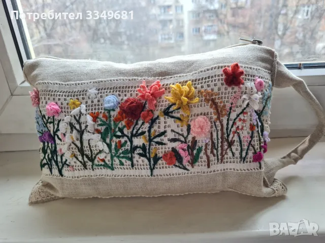 Lenena malka canta (neseser)s ricna broderiya i dantela , снимка 4 - Ръчно изработени сувенири - 49488526