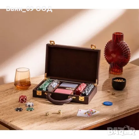 Луксозен комплект за покер в куфарче, снимка 2 - Други игри - 50226382
