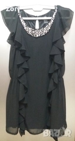 Черна къса шифонена рокля  с рокля къдрички  и сребристи камъчета около деколтето, снимка 1 - Рокли - 41378377