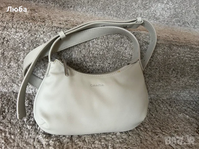 Малка чанта за рамо Calvin Klein, снимка 2 - Чанти - 55939267