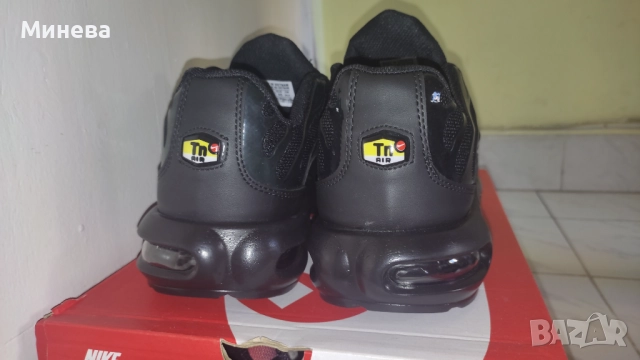 Маратонки NIKE AIR MAX PLUS TRIPLE, снимка 3 - Маратонки - 51794212