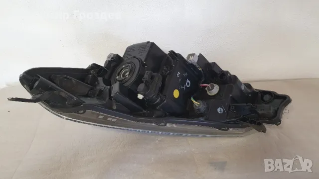 Оригинален десен фар за Toyota Yaris / Тойота Ярис  (2017-2020), снимка 8 - Части - 49660064