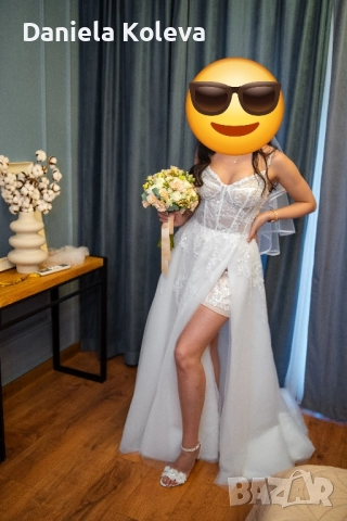 Булчински рокля с дълбока цепка и къси панталонки