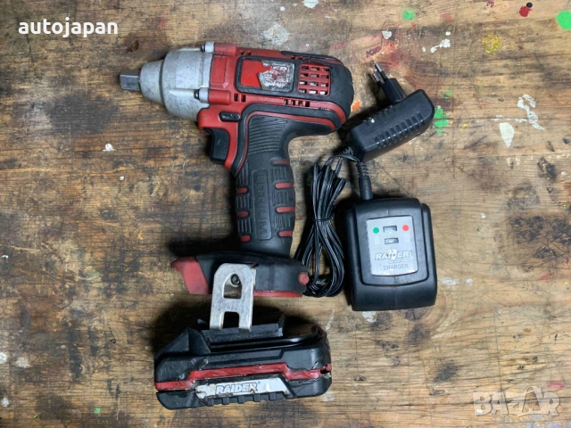 Употребяван ударен винтоверт Raider RD CIW01 със зарядно и батерия
