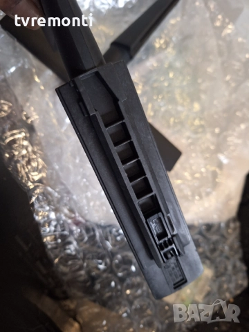 оригинална стойка BN63-19338X КРАЧЕТА за телевизор Samsung Модел UE50AU8072U, снимка 2 - Стойки, 3D очила, аксесоари - 52856675
