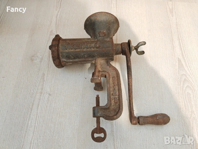 Стара машинка за мелене на месо Метал, снимка 7 - Антикварни и старинни предмети - 53120002