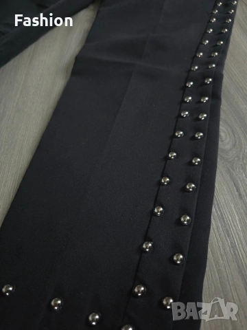 Жесток чер дамски панталон с капси., снимка 2 - Панталони - 53132115