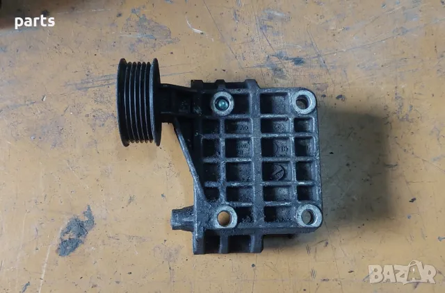 Стойка и Лапа Генератор Ауди A6 4F C6, снимка 2 - Части - 47711422