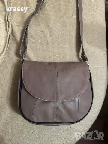 НОВА страхотна малка дамска чанта от естествена кожа с дълга дръжка за през рамо