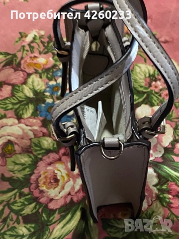 Чанта Guess, снимка 5 - Чанти - 51568719