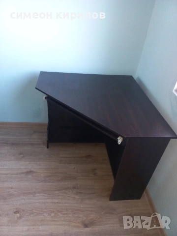 Продавам Бюро.