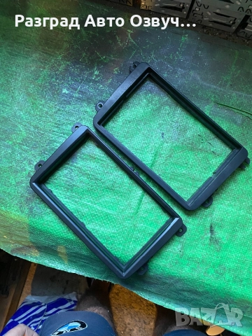 Преходна рамка за VW Golf 5, Sharan, Touran, Passat и други. От оригинално радио към 2DIN