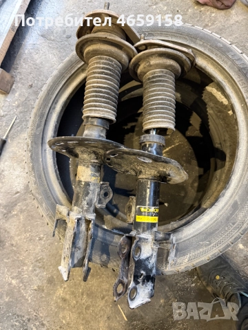 Предни амортисьори Toyota auris 2008