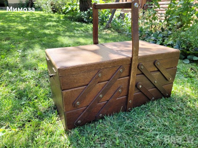 Дървена кутия за шивашки принадлежности, снимка 12 - Антикварни и старинни предмети - 41710301